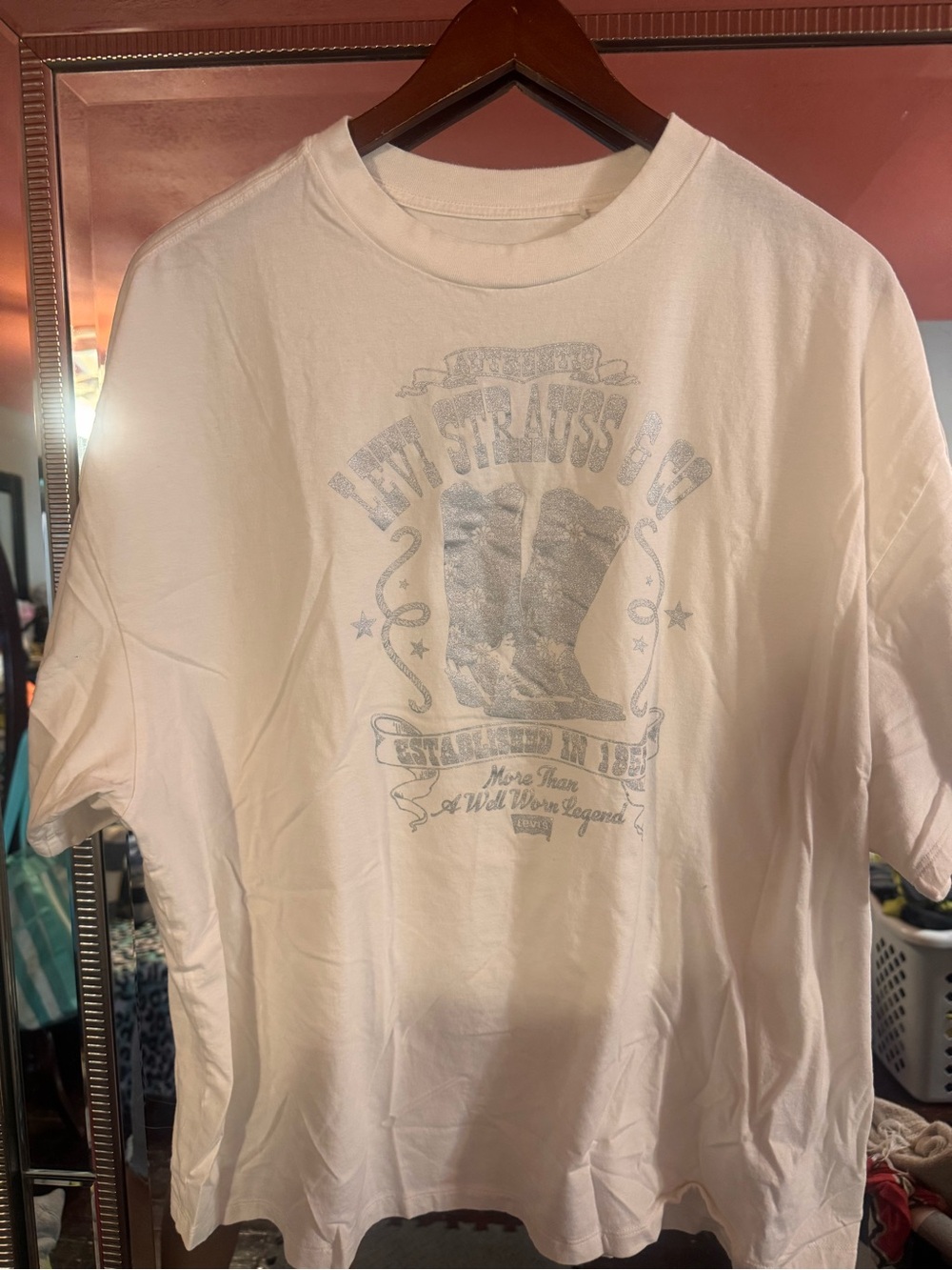 Levi's Cream White Short Sleeve Graphic Tee